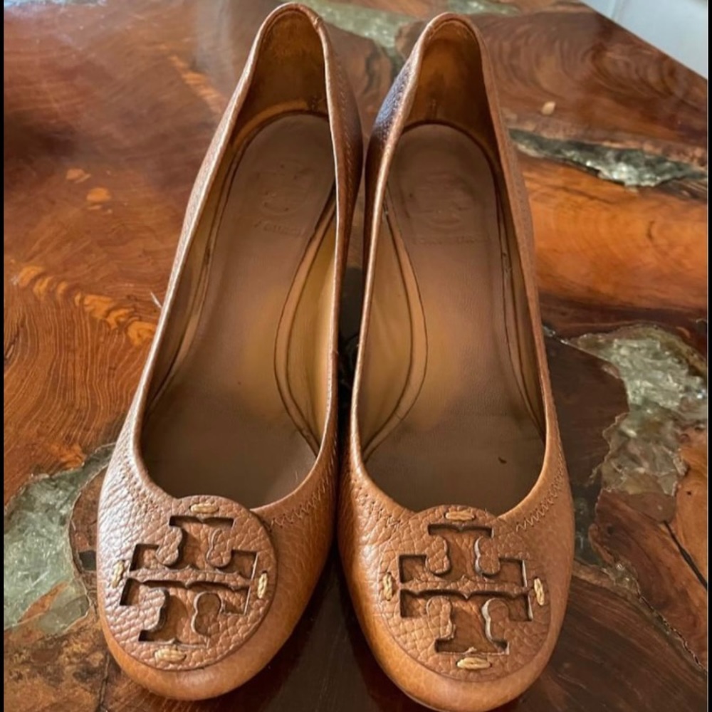 TB shoes
